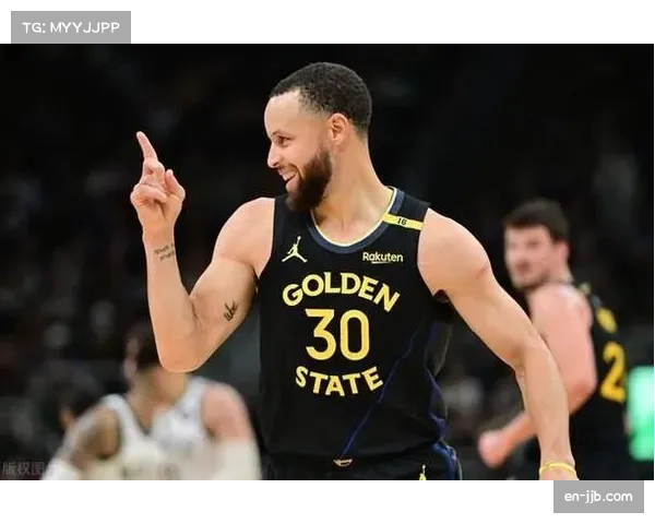 勇士迎战雄鹿,库里与巴特勒领衔首发,穆迪获准出战